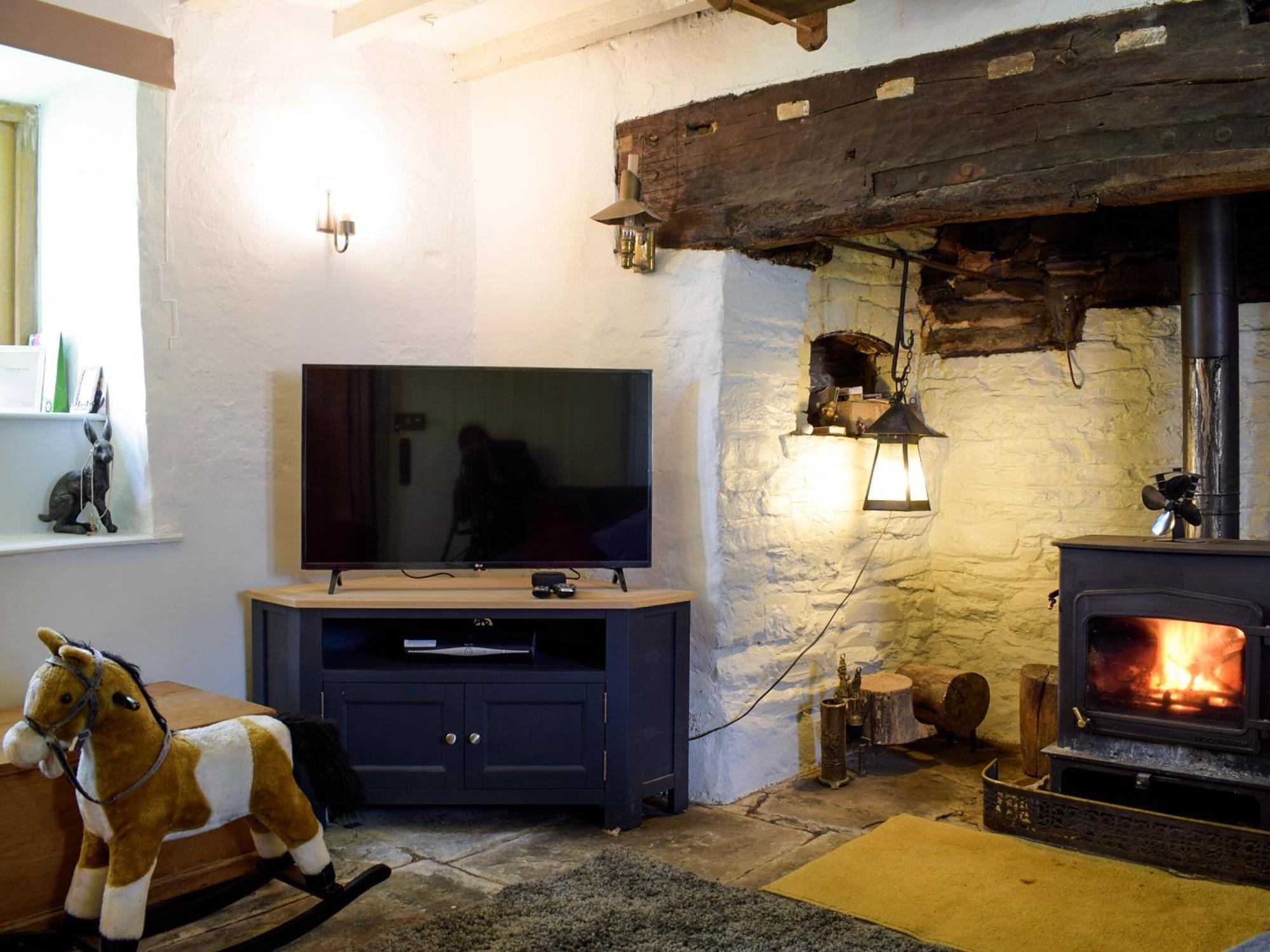 Lower Goytre Farmhouse Llanfair Waterdine Extérieur photo