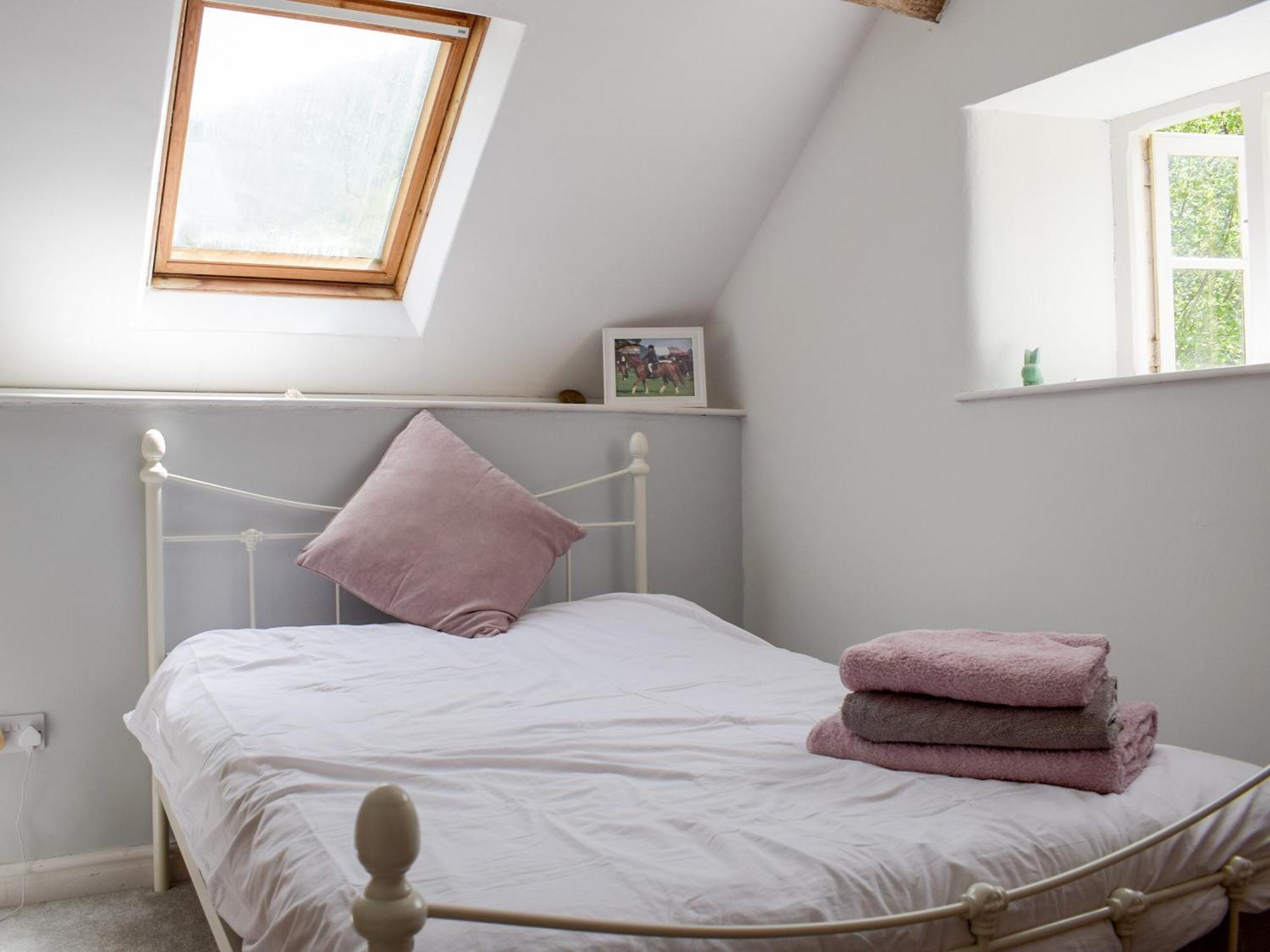 Lower Goytre Farmhouse Llanfair Waterdine Extérieur photo
