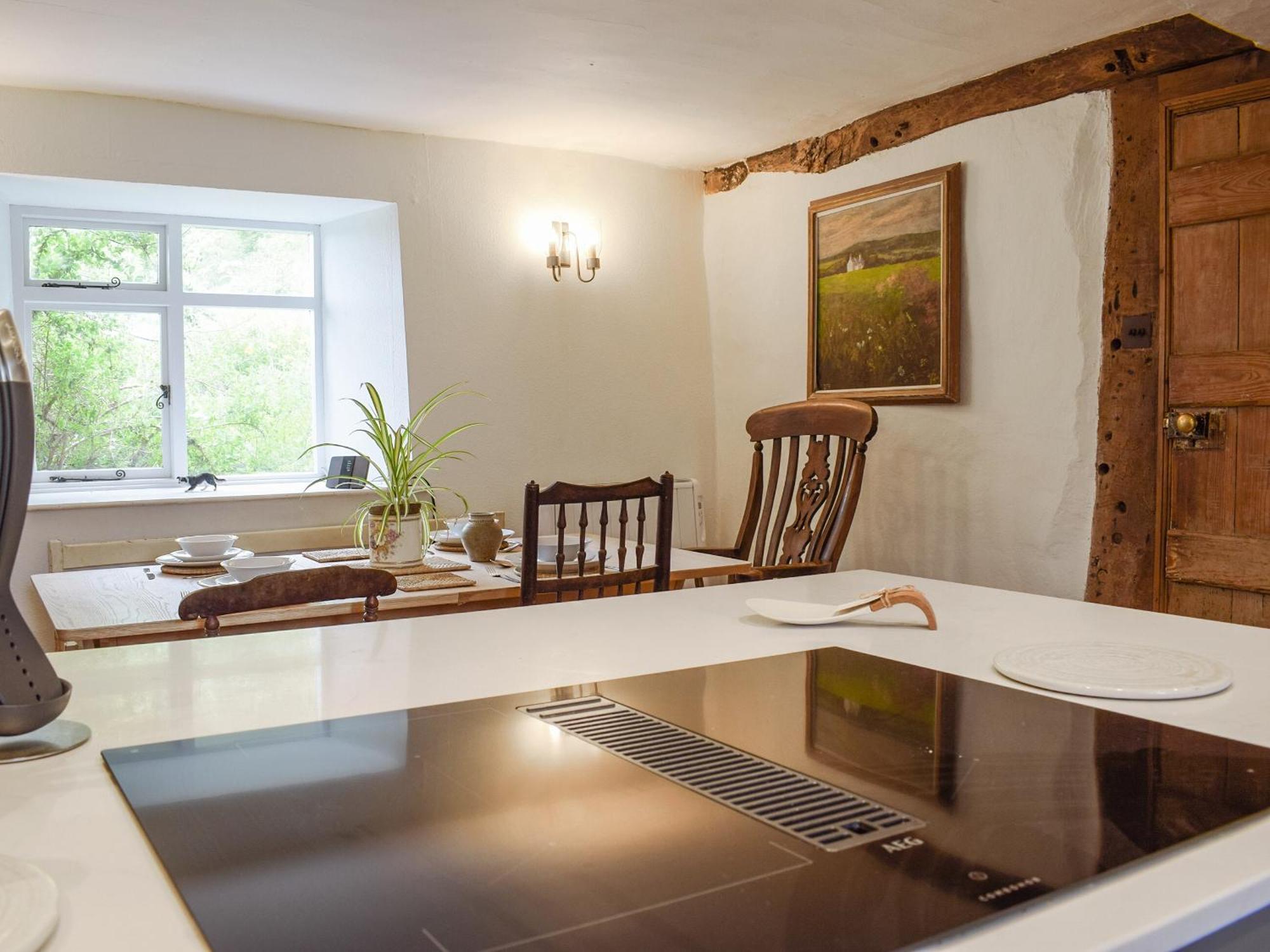 Lower Goytre Farmhouse Llanfair Waterdine Extérieur photo